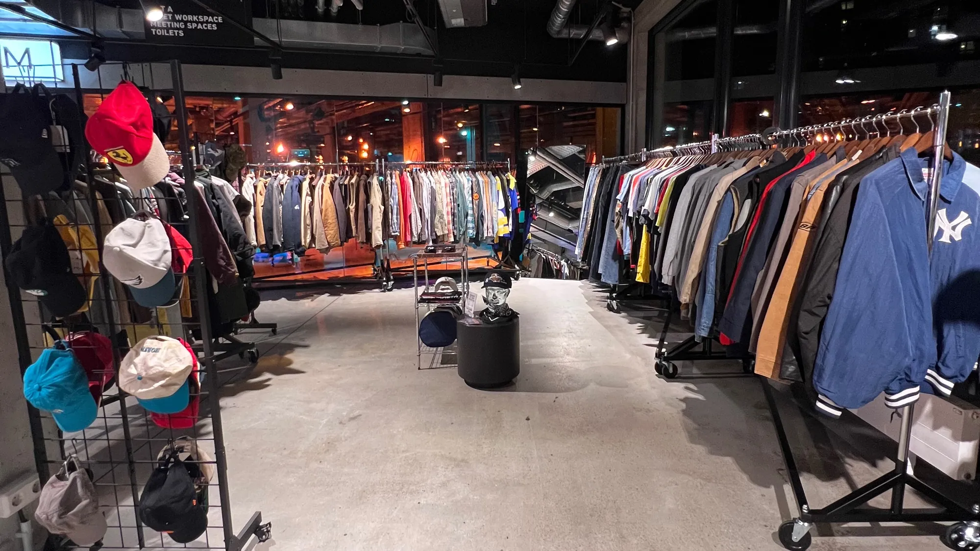 Vintage Pop-Up in Berlin-Mitte (Closing 28.11.26)