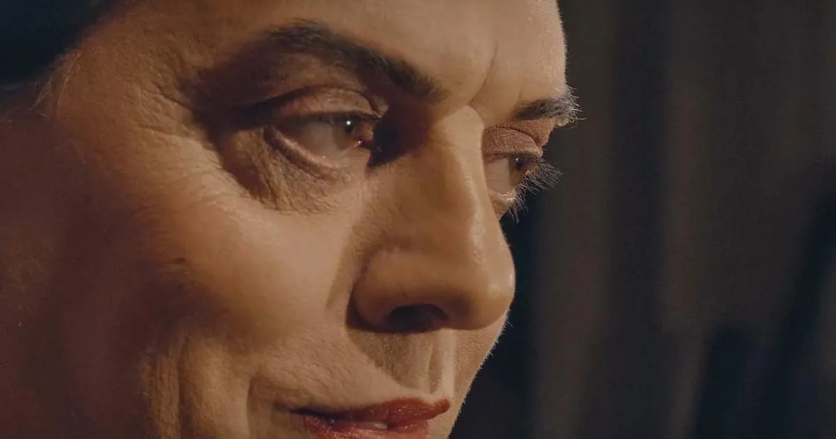 COMMON VISIONS BERLIN: ADIRA (لِمَن أَتَيْنَ قَبْلَنَا / Treat Me Like Your Mother)